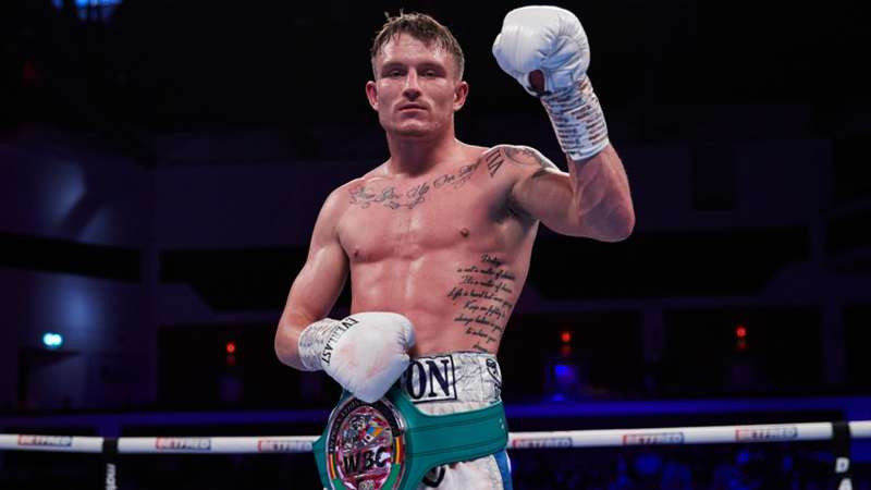 Dalton Smith secures his future with Matchroom Boxing