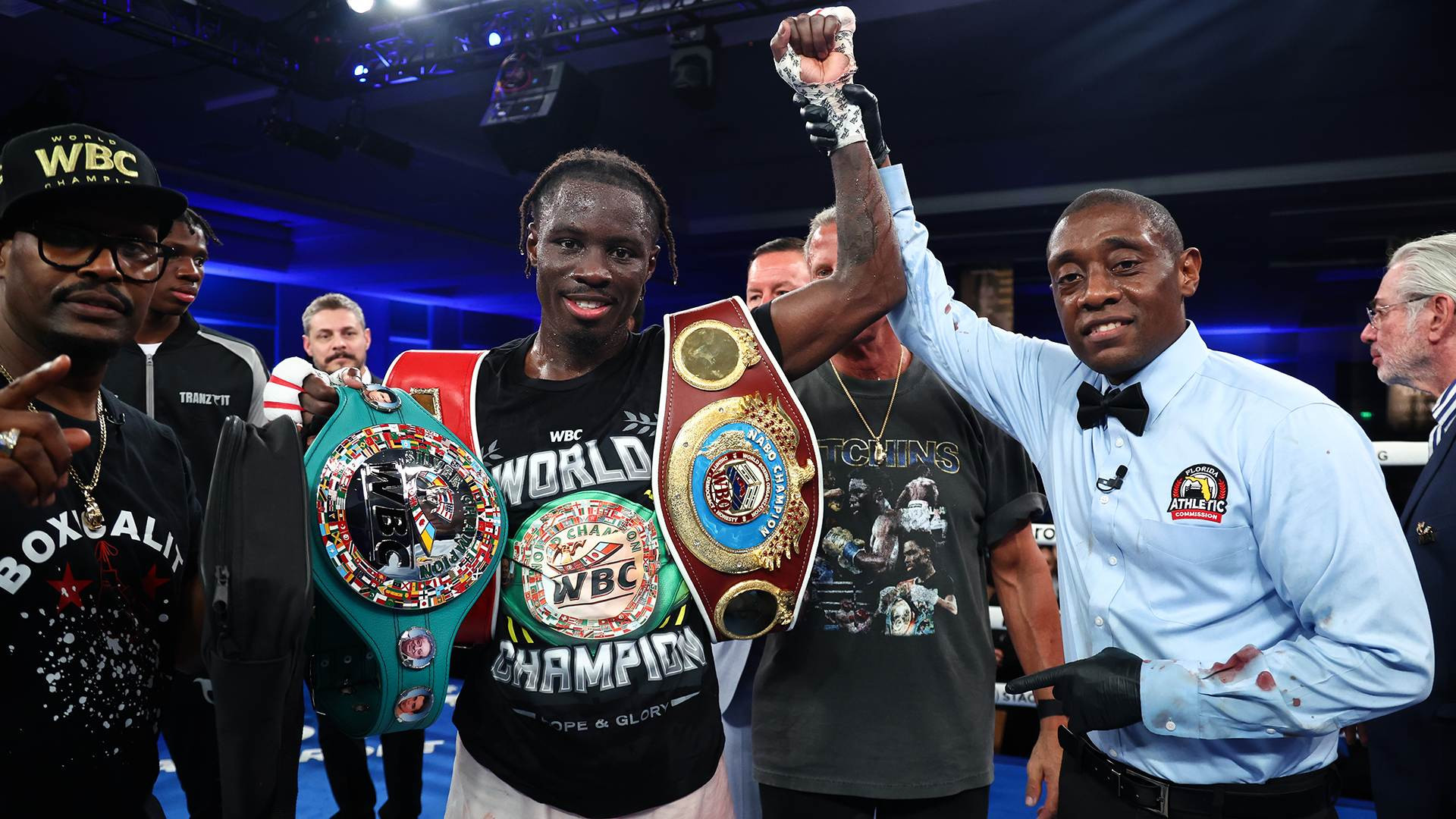 Richardson Hitchins will defeat Teofimo Lopez