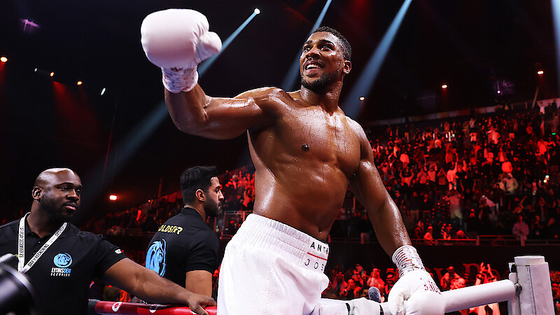Anthony Joshua reveals how much he weighs two weeks before AJ vs. Paul